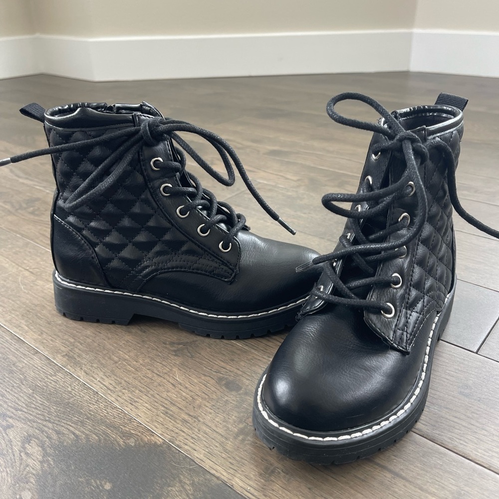 Steve Madden black combat boots girls